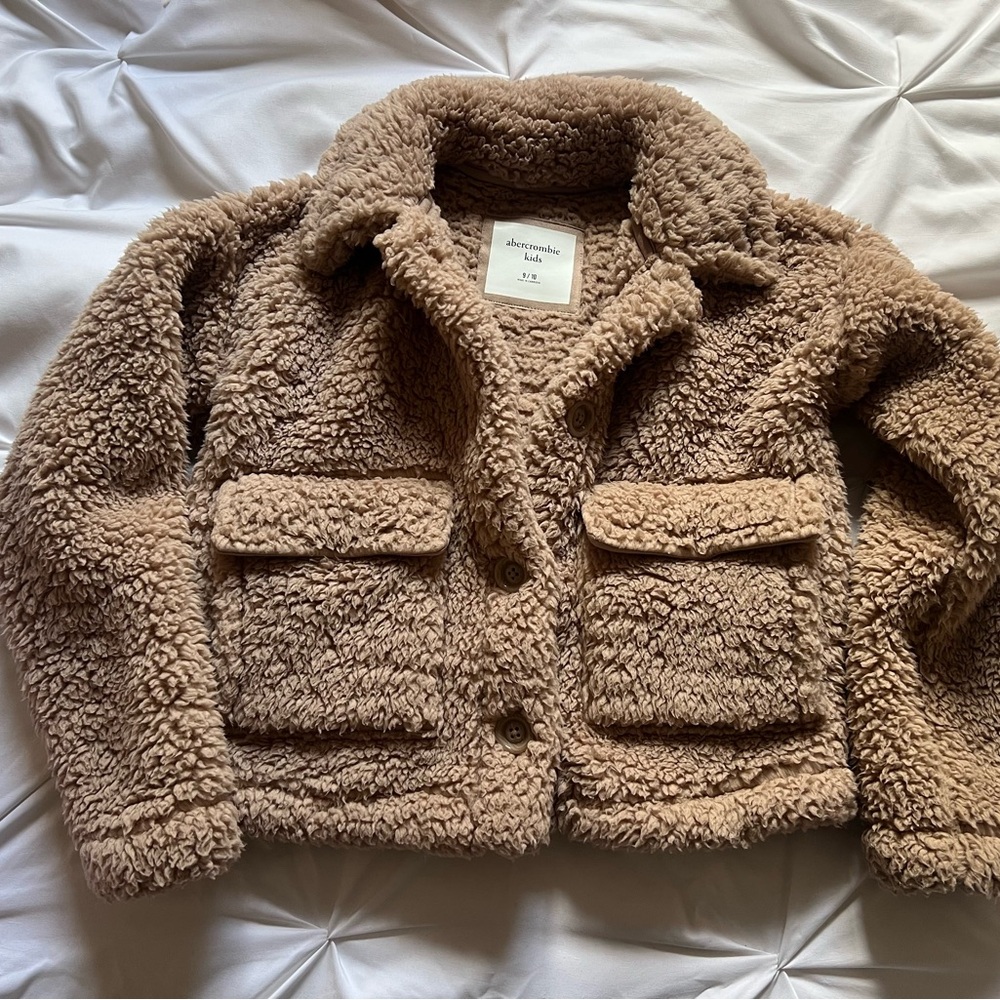 Abercrombie Kids Tan Sherpa Jacket 🤎